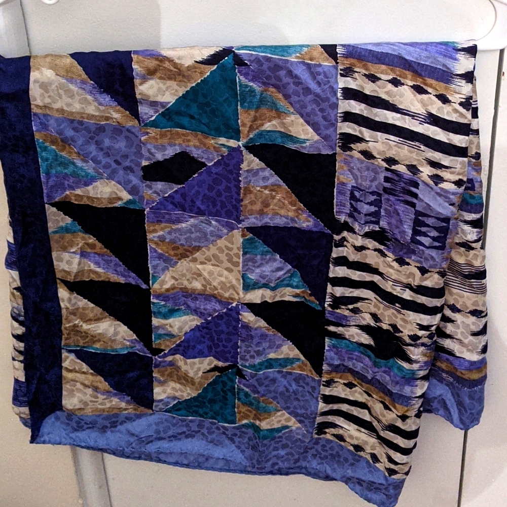 Blue scarf with triangle design